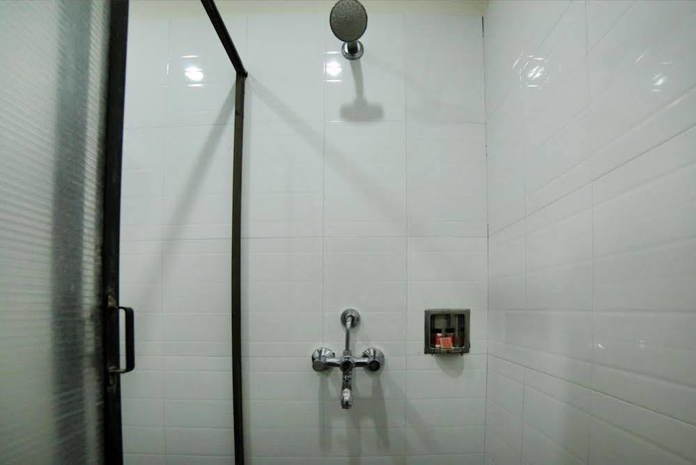 Oyo Rooms Mahanadu Road Extension Vijayawāda المظهر الخارجي الصورة